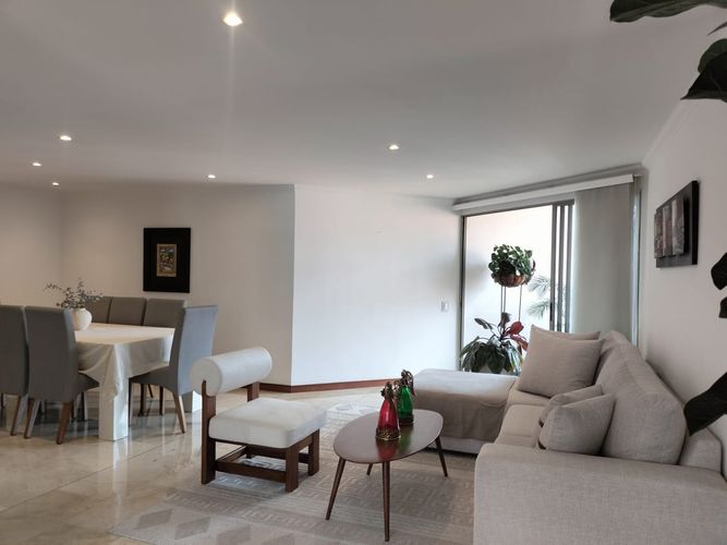 Apartamento de 3 alcobas en venta en El Poblado, Medellín, 148 m² · foto 4 de 19