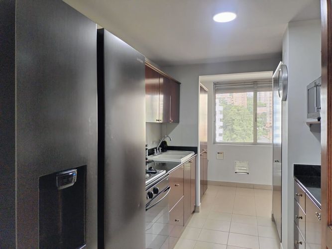Apartamento de 3 alcobas en venta en El Poblado, Medellín, 148 m² · foto 10 de 19