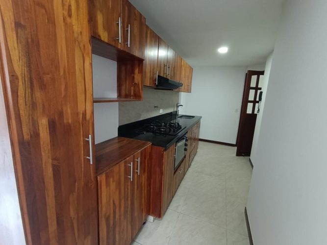 Apartamento en venta en El Poblado, Medellín · foto 3 de 18