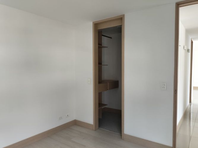 Apartamento de 3 alcobas en venta en El Poblado, Medellín, 88 m² · foto 5 de 19