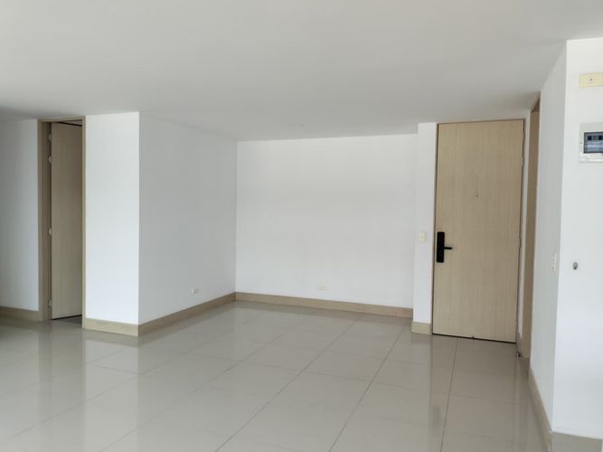 Apartamento de 3 alcobas en venta en El Poblado, Medellín, 88 m² · foto 2 de 19