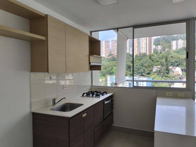 Apartamento de 3 alcobas en venta en El Poblado, Medellín, 88 m² · foto 12 de 19