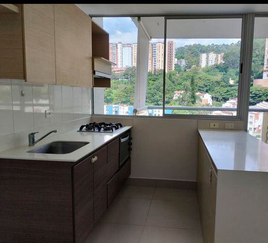 Apartamento de 3 alcobas en venta en El Poblado, Medellín, 88 m² · foto 17 de 19
