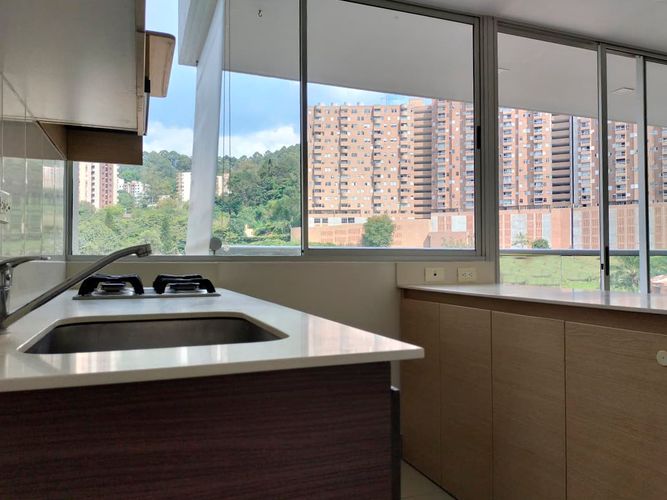 Apartamento de 3 alcobas en venta en El Poblado, Medellín, 88 m² · foto 19 de 19