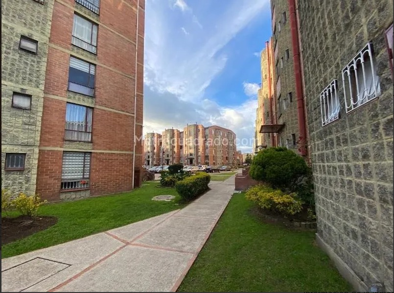 Apartamento en venta en Engativá, Bogotá · foto 2 de 13