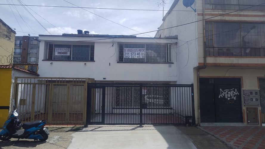 Casa en venta en Galerias, Bogotá · foto 2 de 24
