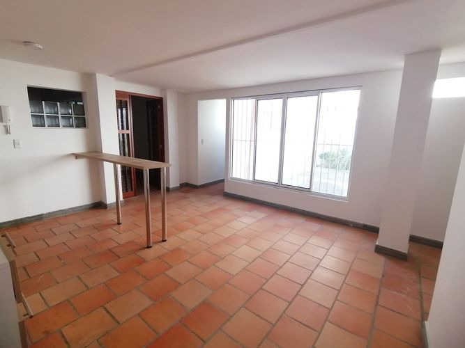 Casa de 8 alcobas en venta en Cristales, Cali, 325 m² · foto 6 de 24