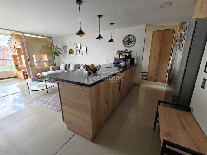 Apartamento de 3 alcobas en arriendo en Los Balsos, Medellín, 100 m² · foto 2 de 24