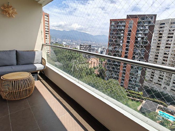 Apartamento de 3 alcobas en arriendo en Los Balsos, Medellín, 100 m² · foto 3 de 24