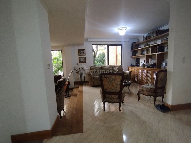 Apartamento de 4 alcobas en venta en El Poblado, Medellín, 261 m² · foto 5 de 22