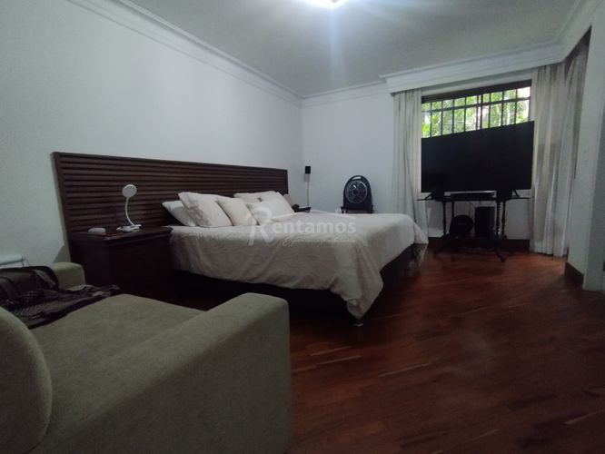 Apartamento de 4 alcobas en venta en El Poblado, Medellín, 261 m² · foto 17 de 22