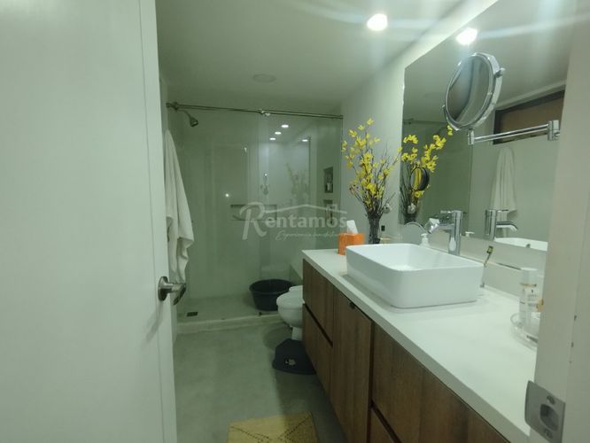 Apartamento de 4 alcobas en venta en El Poblado, Medellín, 261 m² · foto 18 de 22