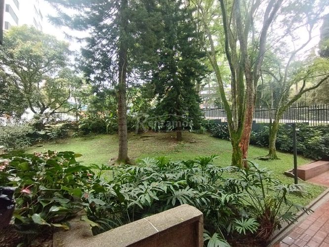 Apartamento de 4 alcobas en venta en El Poblado, Medellín, 261 m² · foto 21 de 22