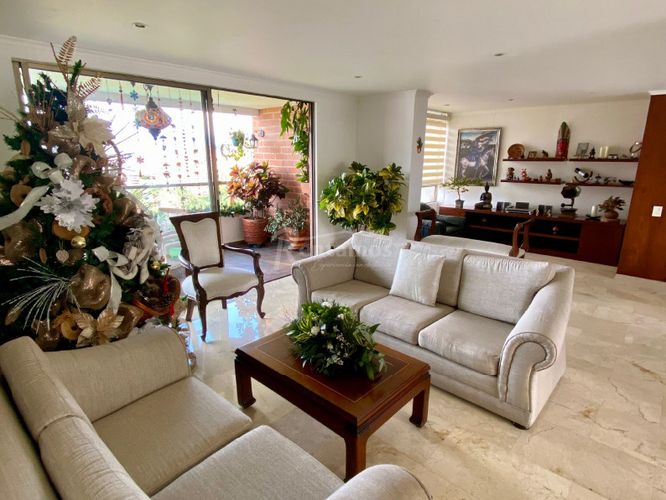 Apartamento de 3 alcobas en venta en Alejandría, Medellín, 174 m² · foto 2 de 22