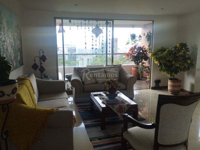 Apartamento de 3 alcobas en venta en Alejandría, Medellín, 174 m² · foto 4 de 22