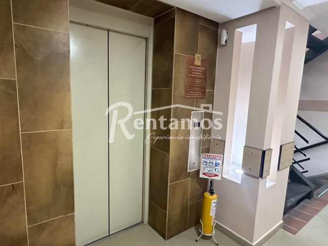 Edificio en venta en Manila, Medellín, 1715 m² · foto 11 de 21