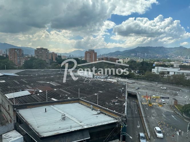 Edificio en venta en Manila, Medellín, 1715 m² · foto 20 de 21