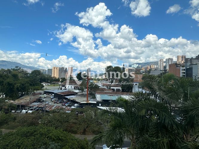 Edificio en venta en Manila, Medellín, 1715 m² · foto 21 de 21