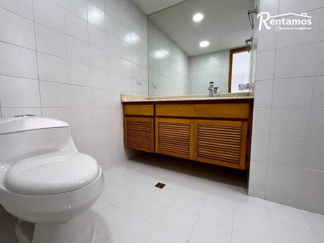 Apartamento de 3 alcobas en arriendo en Los Balsos, Medellín, 170 m² · foto 14 de 15