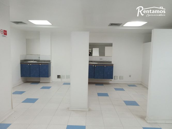 Oficina en arriendo en Centro, Itagüí, 352 m² · foto 2 de 15