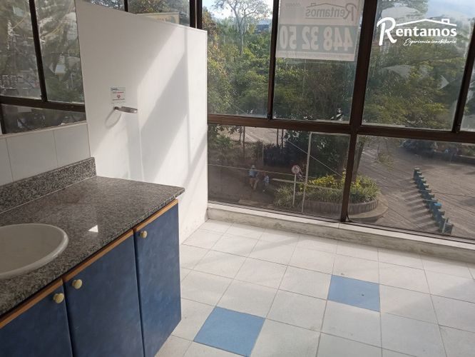 Oficina en arriendo en Centro, Itagüí, 352 m² · foto 8 de 15