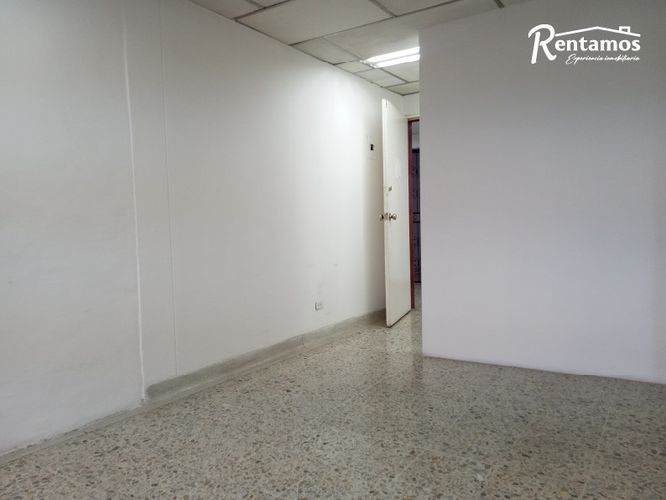 Oficina en arriendo en Centro, Itagüí, 352 m² · foto 12 de 15