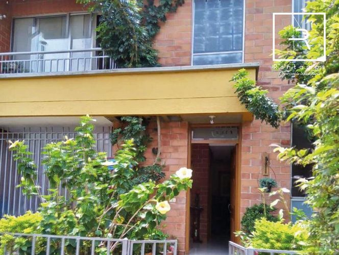 Casa de 3 alcobas en venta en Yarumito, La Estrella, 162 m² · foto 2 de 7
