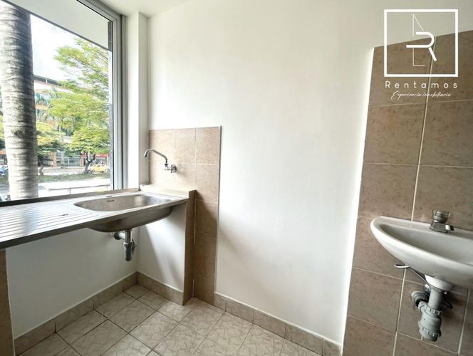 Edificio en arriendo en Guayaquil, Medellín, 288 m² · foto 5 de 24
