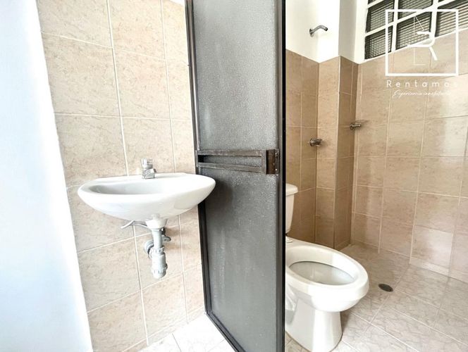 Edificio en arriendo en Guayaquil, Medellín, 288 m² · foto 6 de 24