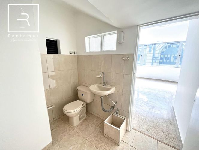 Edificio en arriendo en Guayaquil, Medellín, 288 m² · foto 16 de 24