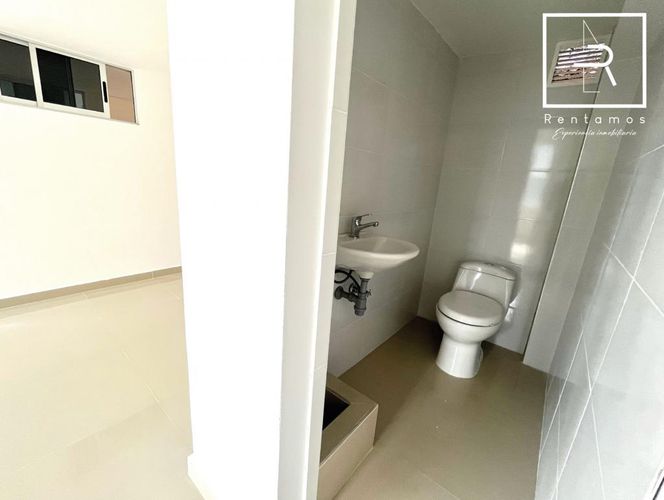 Edificio en arriendo en Guayaquil, Medellín, 288 m² · foto 24 de 24