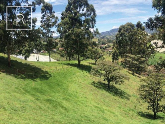 Lote en venta en El Carmen De Viboral, El Carmen de Viboral, 75 m² · foto 2 de 3