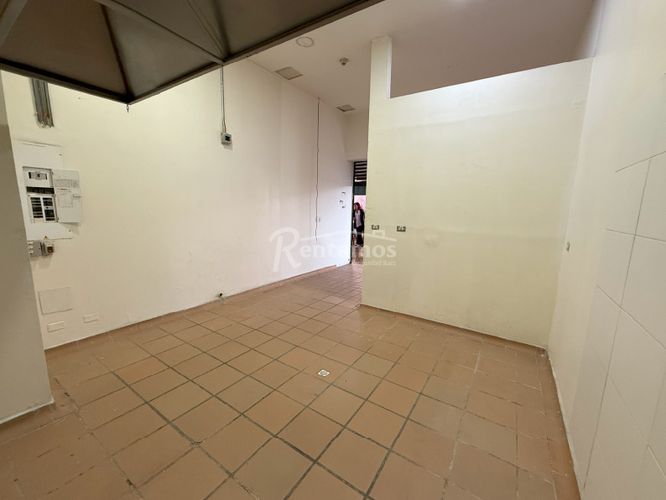 Local en arriendo en Perpetuo Socorro, Medellín, 27 m² · foto 13 de 18