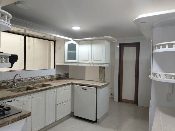 Casa de 3 alcobas en venta en El Poblado, Medellín, 198 m² · foto 4 de 18