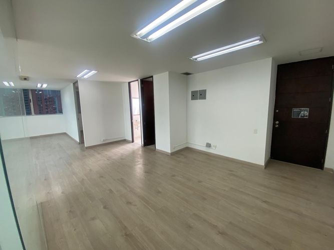 Oficina en arriendo en El Poblado, Medellín, 100 m² · foto 8 de 14