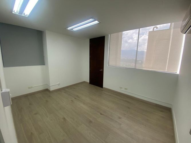 Oficina en arriendo en El Poblado, Medellín, 100 m² · foto 9 de 14
