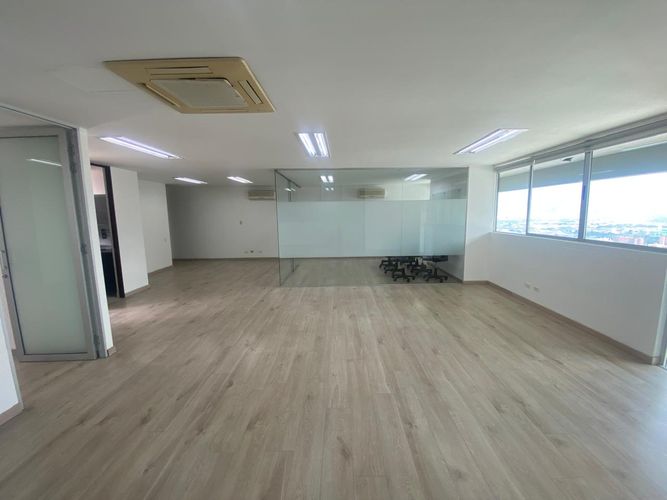 Oficina en arriendo en El Poblado, Medellín, 100 m² · foto 10 de 14