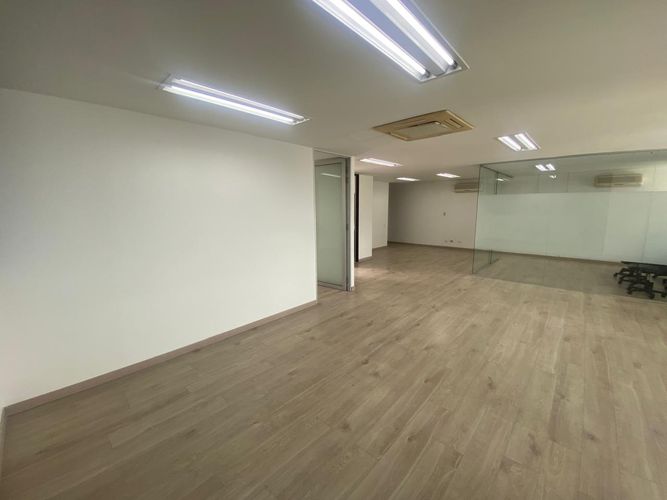Oficina en arriendo en El Poblado, Medellín, 100 m² · foto 11 de 14