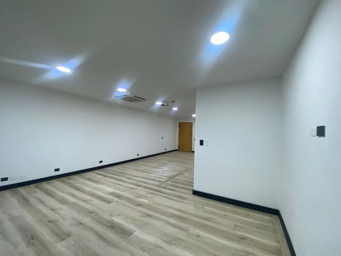 Oficina en arriendo en El Poblado, Medellín, 56 m² · foto 2 de 8
