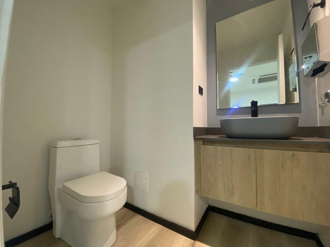 Oficina en arriendo en El Poblado, Medellín, 56 m² · foto 3 de 8