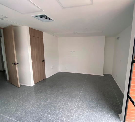 Consultorio en venta en El Poblado, Medellín, 38 m² · foto 6 de 12