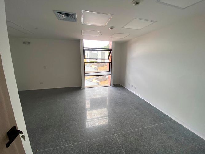 Consultorio en venta en El Poblado, Medellín, 38 m² · foto 8 de 12