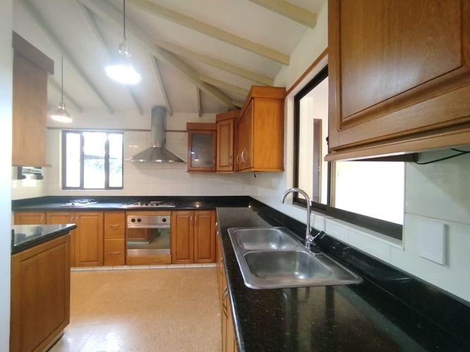 Finca en arriendo en La Ceja, 2800 m² · foto 3 de 15