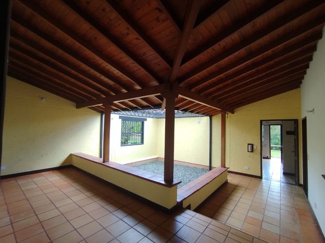 Finca en arriendo en La Ceja, 2800 m² · foto 6 de 15