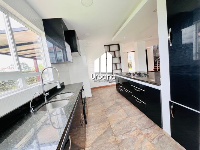 Casa de 5 alcobas en venta en La Diana, Sopó, 350 m² · foto 7 de 24