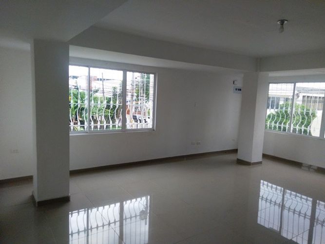 Edificio en venta en La Campiña, Cali, 715 m² · foto 2 de 24