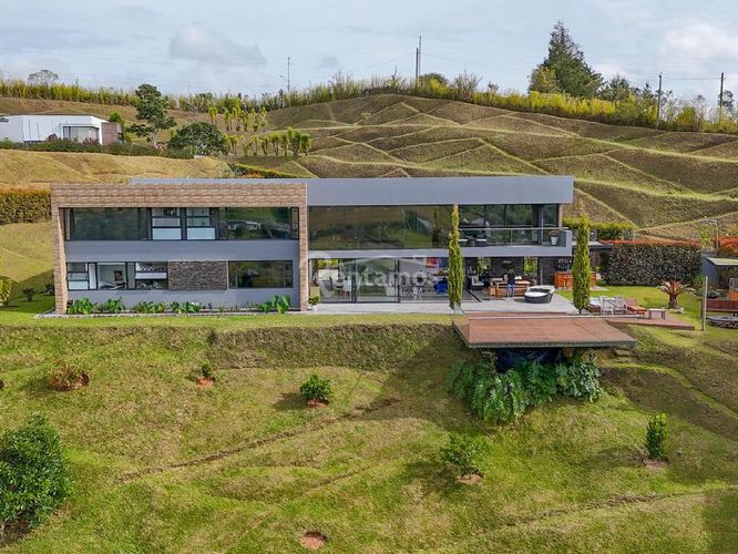 Casa de 4 alcobas en venta en La Mosquita, Rionegro, 650 m² · foto 2 de 23