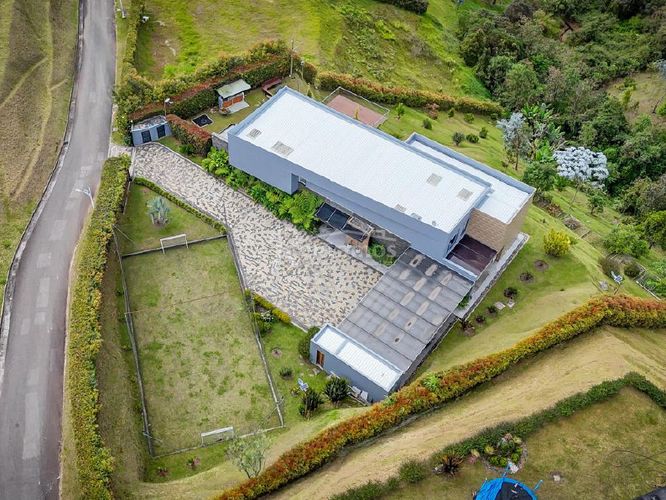Casa de 4 alcobas en venta en La Mosquita, Rionegro, 650 m² · foto 3 de 23