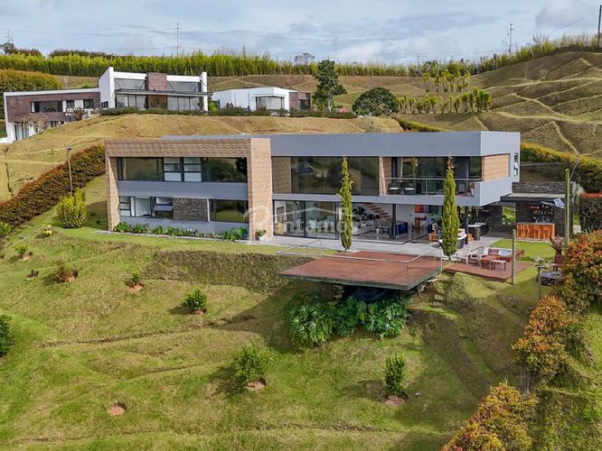 Casa de 4 alcobas en venta en La Mosquita, Rionegro, 650 m² · foto 4 de 23