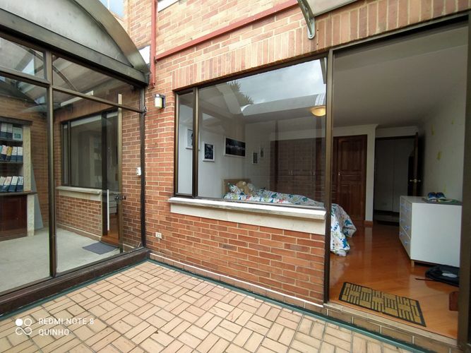 Apartamento de 3 alcobas en venta en Santa Bibiana, Bogotá, 209 m² · foto 2 de 12
